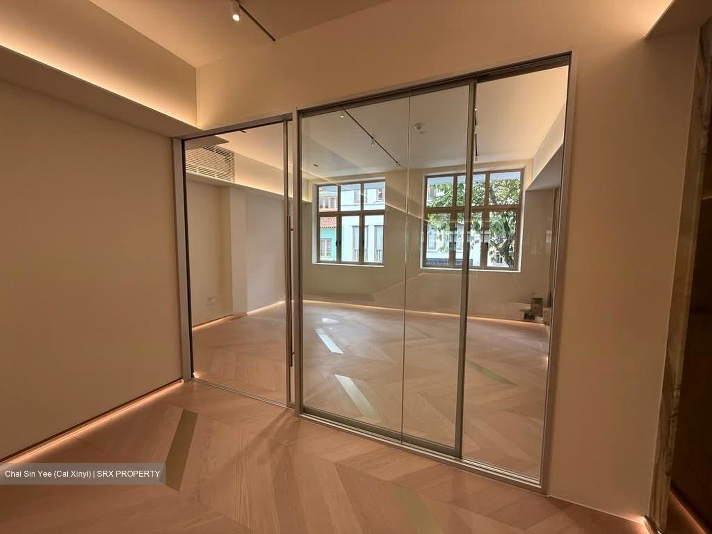 Boat Quay Conservation Area (D1), Office #549427301